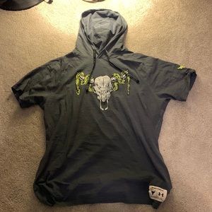Mens Medium Under Armour Short Sleeve Hoodie
